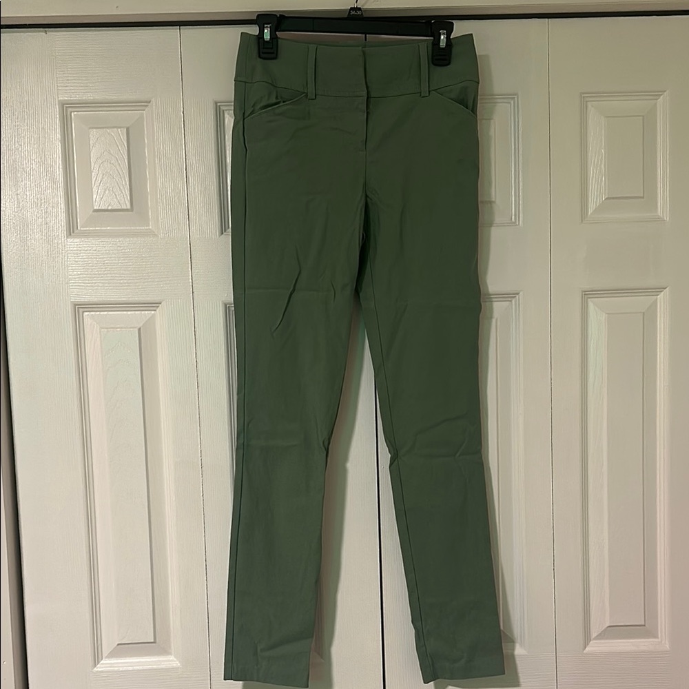 Women's Green Straight Leg Pants
